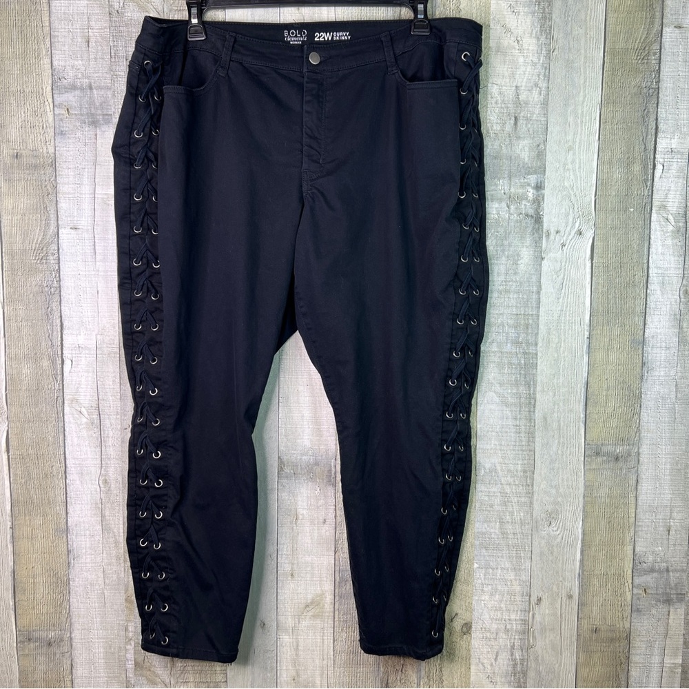 Bold Elements 22W Curvy Skinny Black Cropped Jeans with Fixed Lace Sides